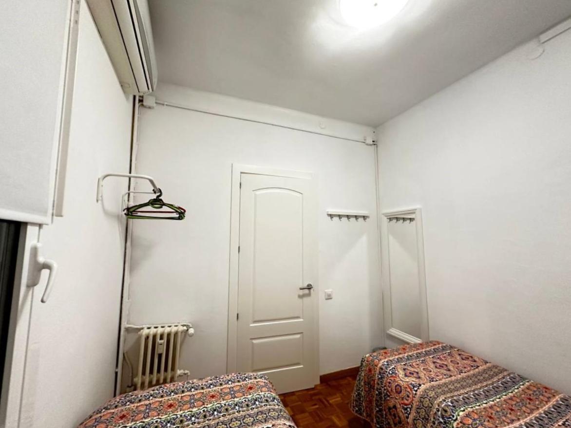 Rooms Nuevo Roger Barcellona Esterno foto