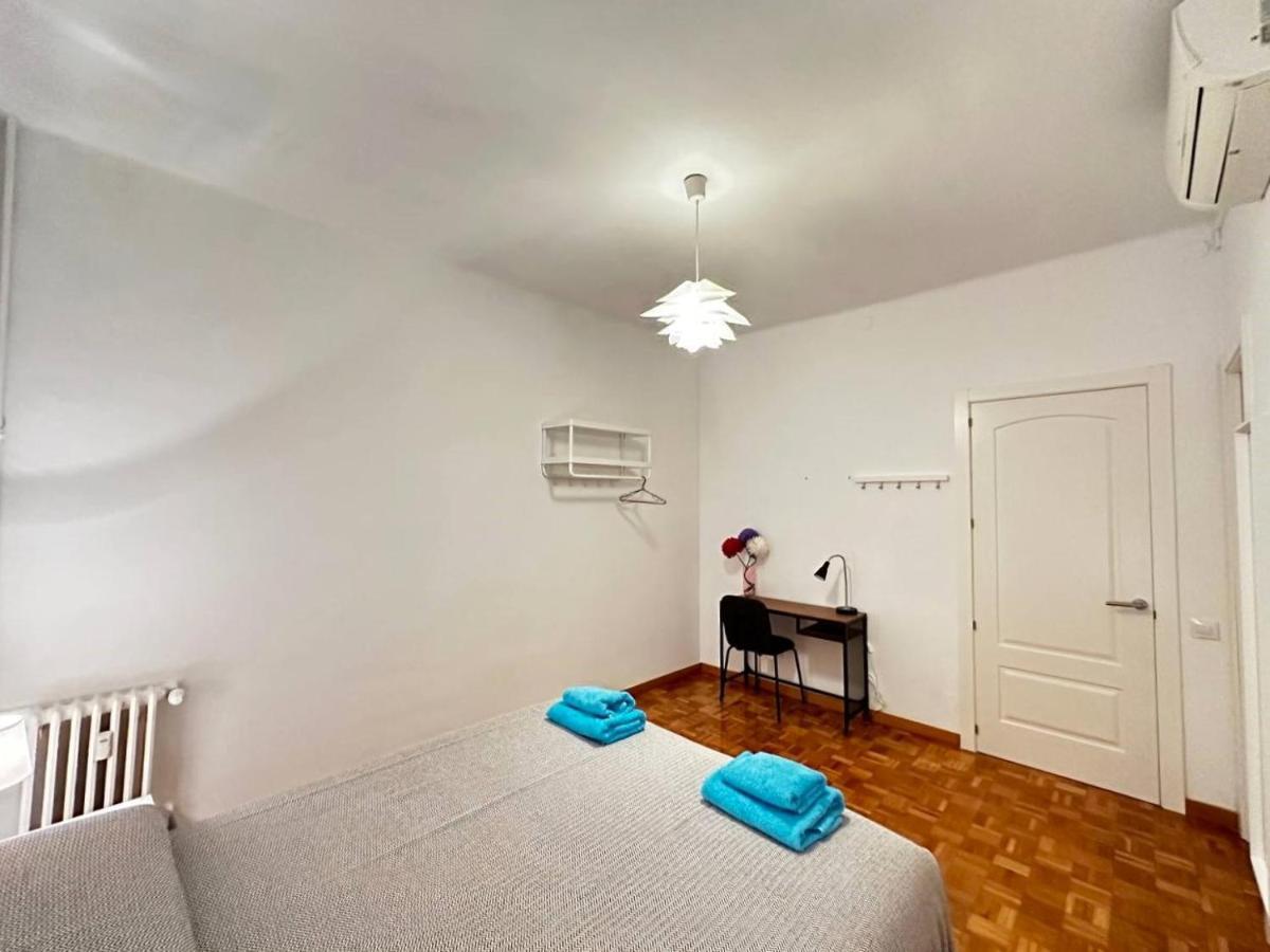 Rooms Nuevo Roger Barcellona Esterno foto
